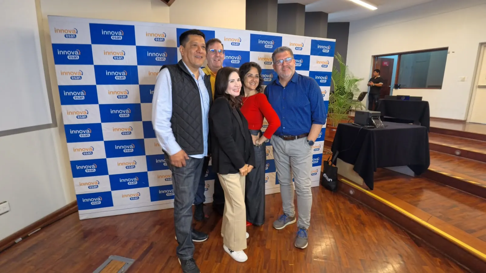 Equipo y mentores del programa Innova ESAN