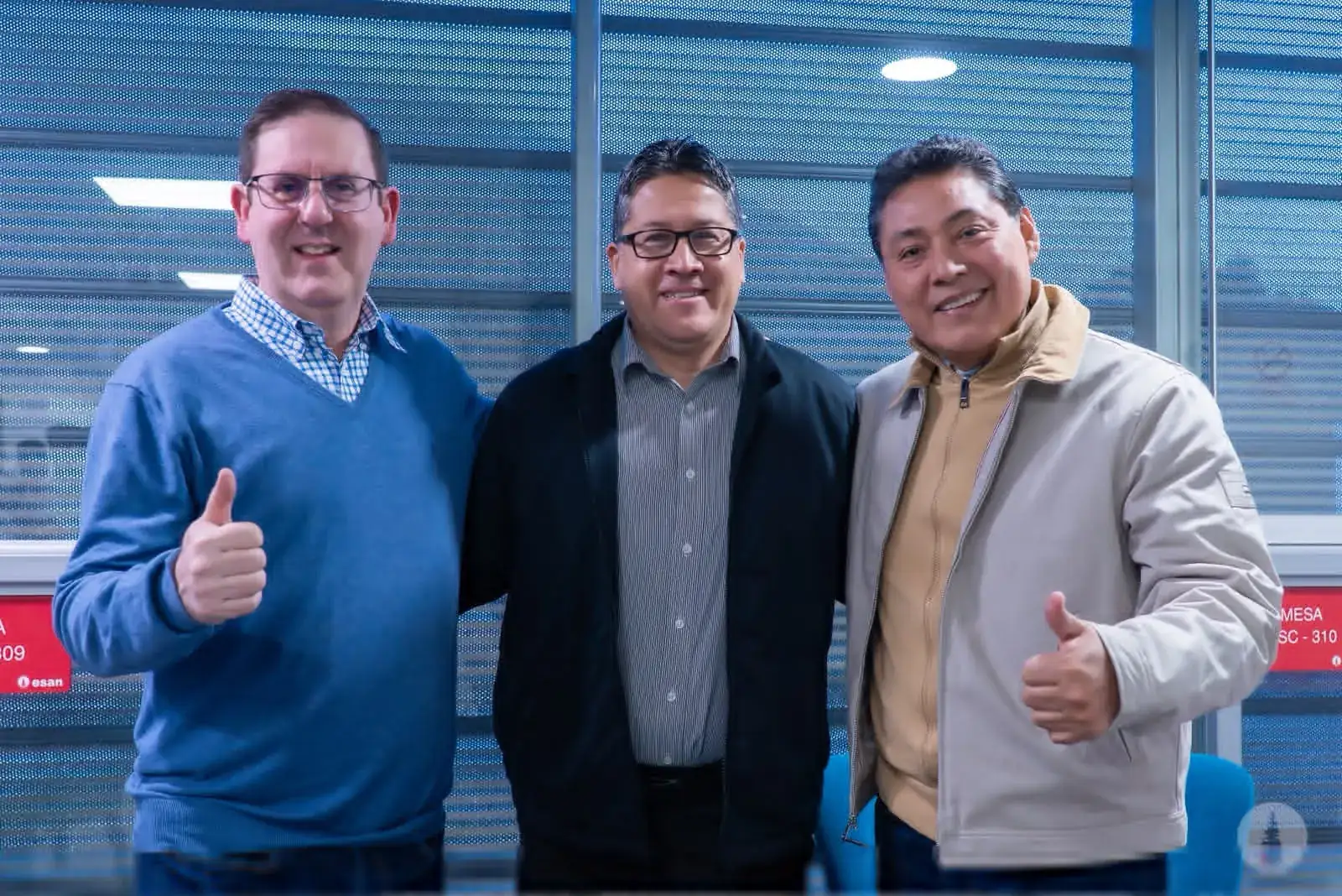 Mentores del programa de incubación con el equipo MEDEX